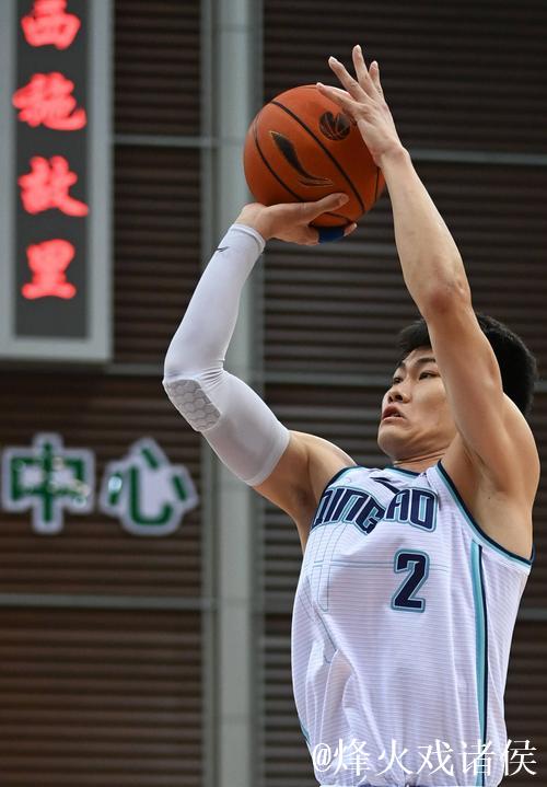 王睿泽上场22分钟高效贡献10分3板3助2断